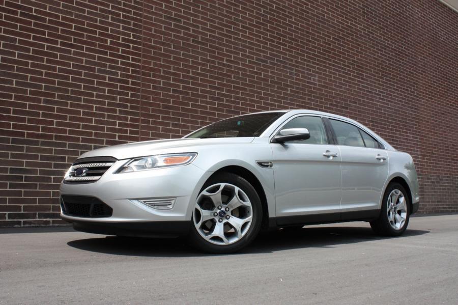  Ford Taurus SHO 2010 года  (фото 81 из 248)